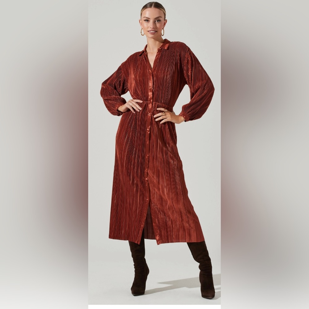 ASTR THE LABEL CUTOUT BUTTON DOWN LONG SLEEVE MIDI DRESS XS Never worn w/ tags